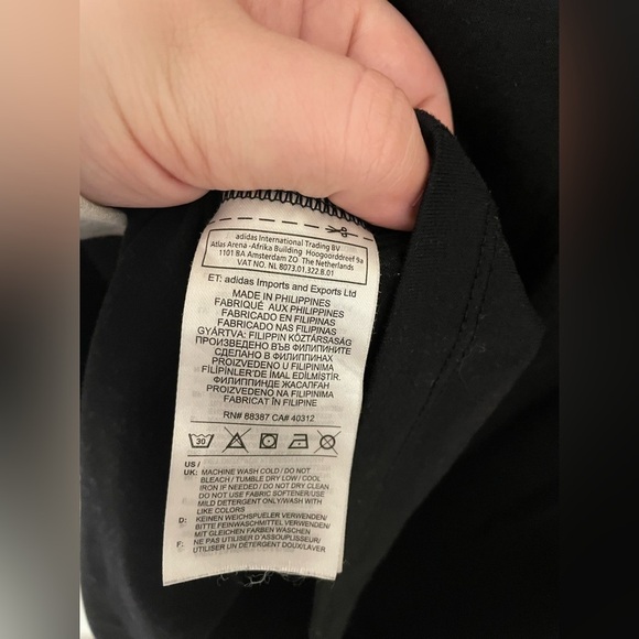 ✨Adidas Black Tee Size Medium New #B1 - Picture 4 of 5